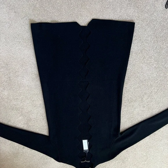 Max Sport nwt women’s size Medium, black long cardigan, scalloped edge front - Picture 3 of 7